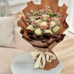 20 pcs White Rose with Chinese Gypsy