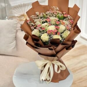 20 pcs White Rose with Chinese Gypsy