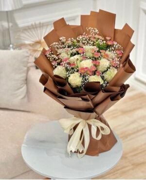 20 pcs White Rose with Chinese Gypsy