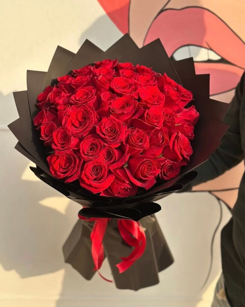 50 Red Rose Bouquet – Premium Fresh Roses in Black Wrap