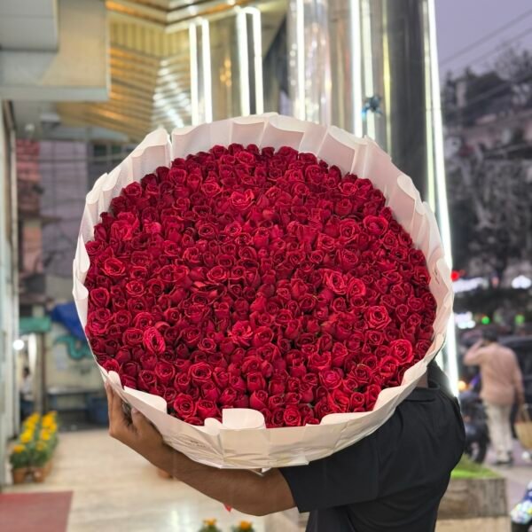 365 Pcs Red Roses Bouquet